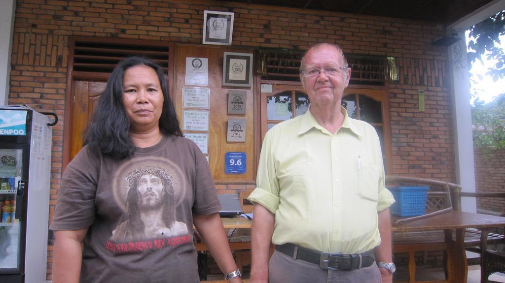 Horas Family Home Tuk Tuk Exterior photo