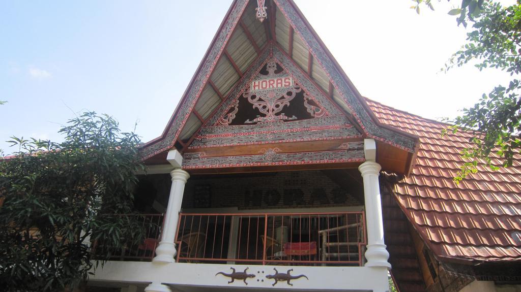 Horas Family Home Tuk Tuk Exterior photo