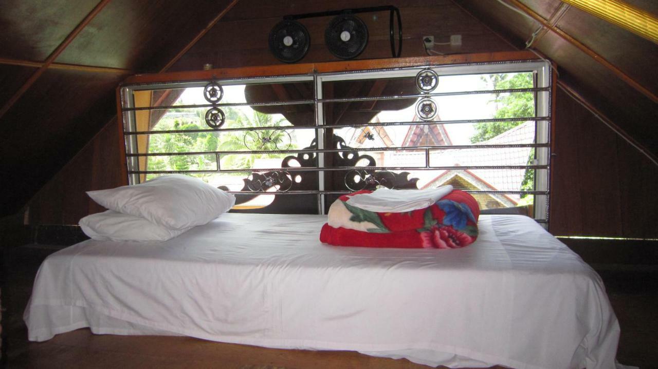 Horas Family Home Tuk Tuk Exterior photo