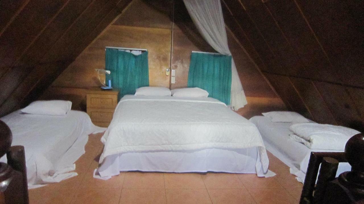 Horas Family Home Tuk Tuk Exterior photo