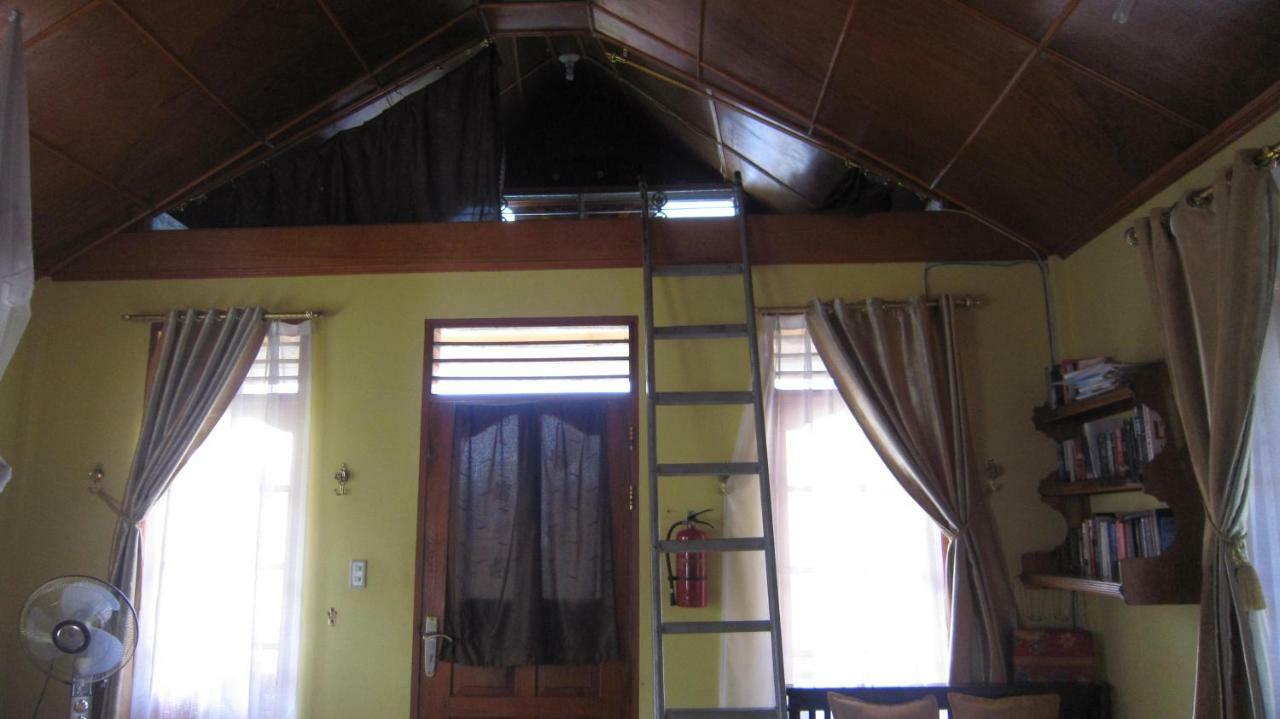 Horas Family Home Tuk Tuk Exterior photo