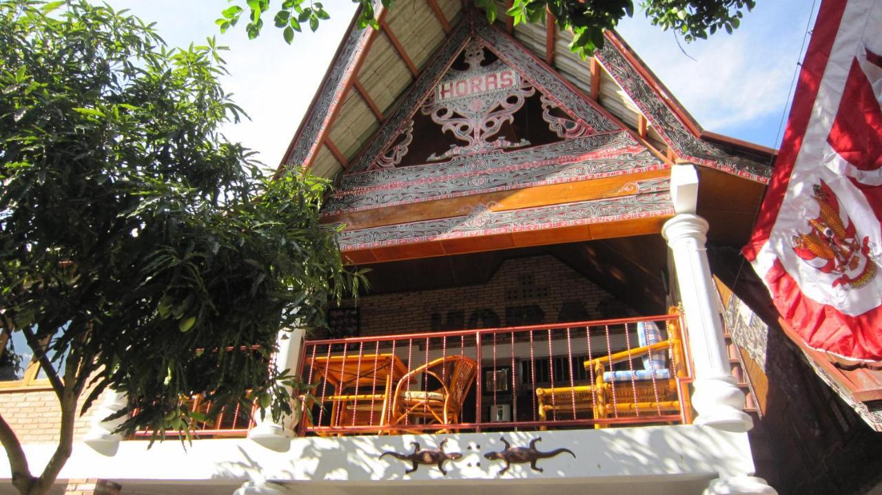 Horas Family Home Tuk Tuk Exterior photo