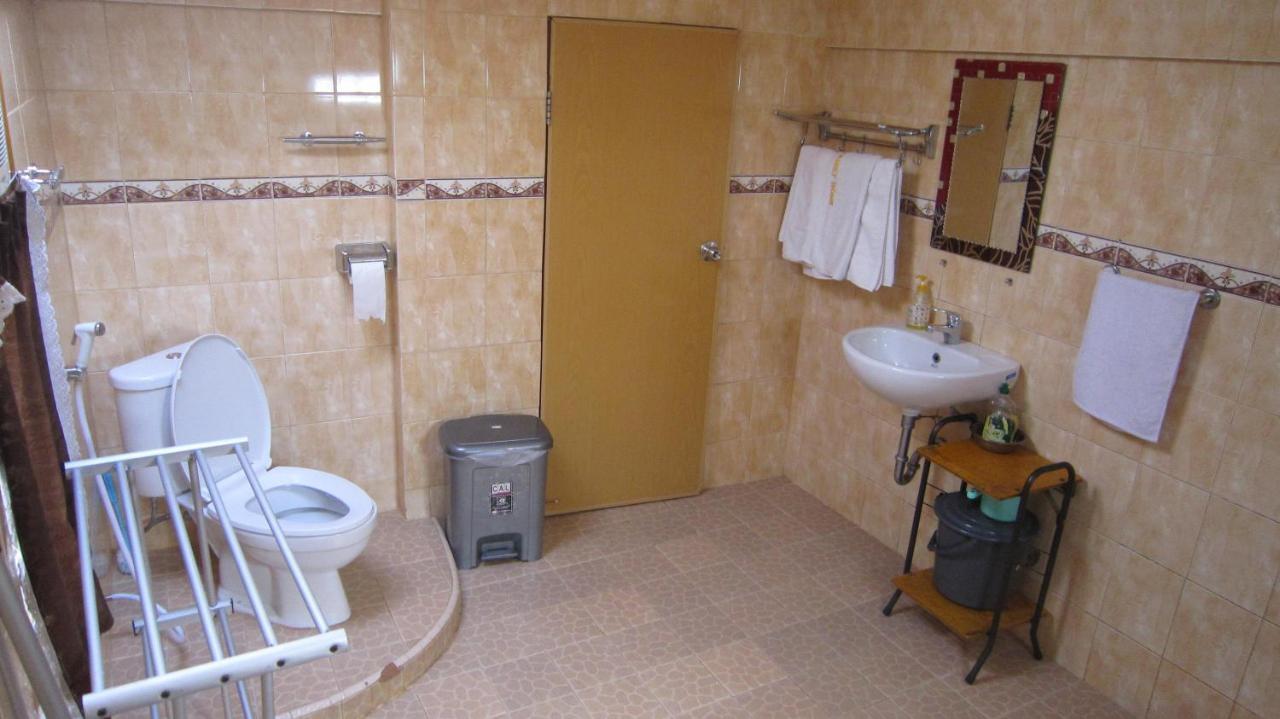 Horas Family Home Tuk Tuk Exterior photo